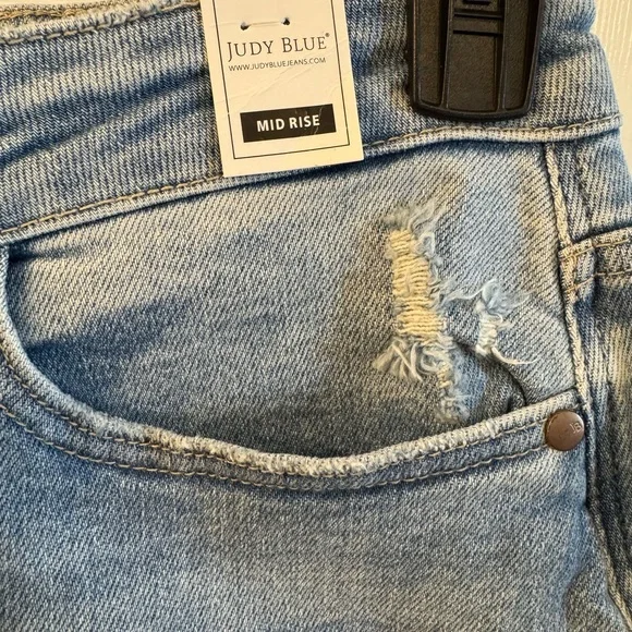 Judy Blue Boyfriend Blue Distressed Jeans - Picture 4 of 14